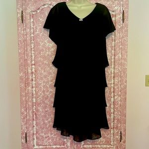 Women’s Patra black layered formal dress size 8p